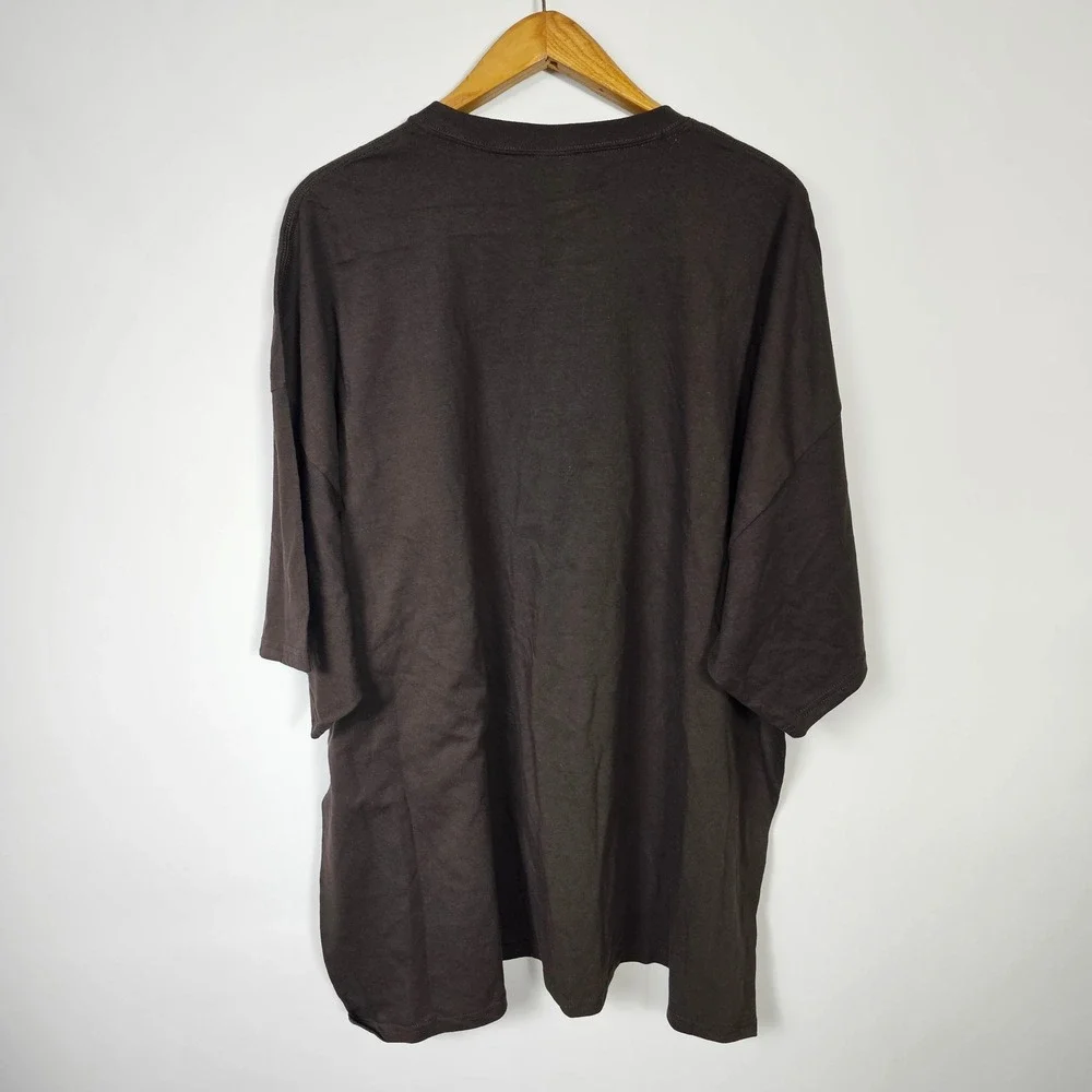 NEW Gildan Ultra Cotton Pocket T-Shirt 5XL Brown Relaxed Fit Menswear Casual - Picture 7 of 9